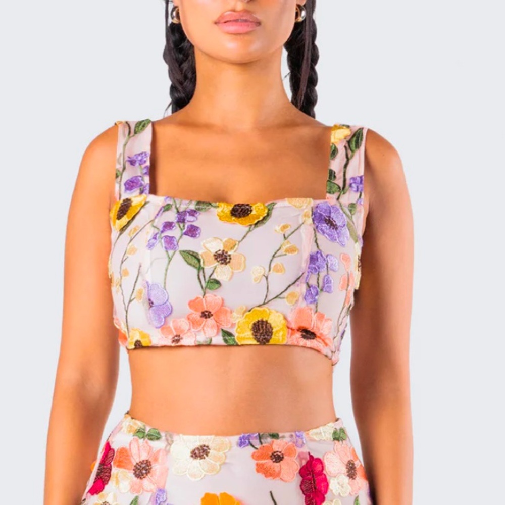 Finesse Floral Top Size Large